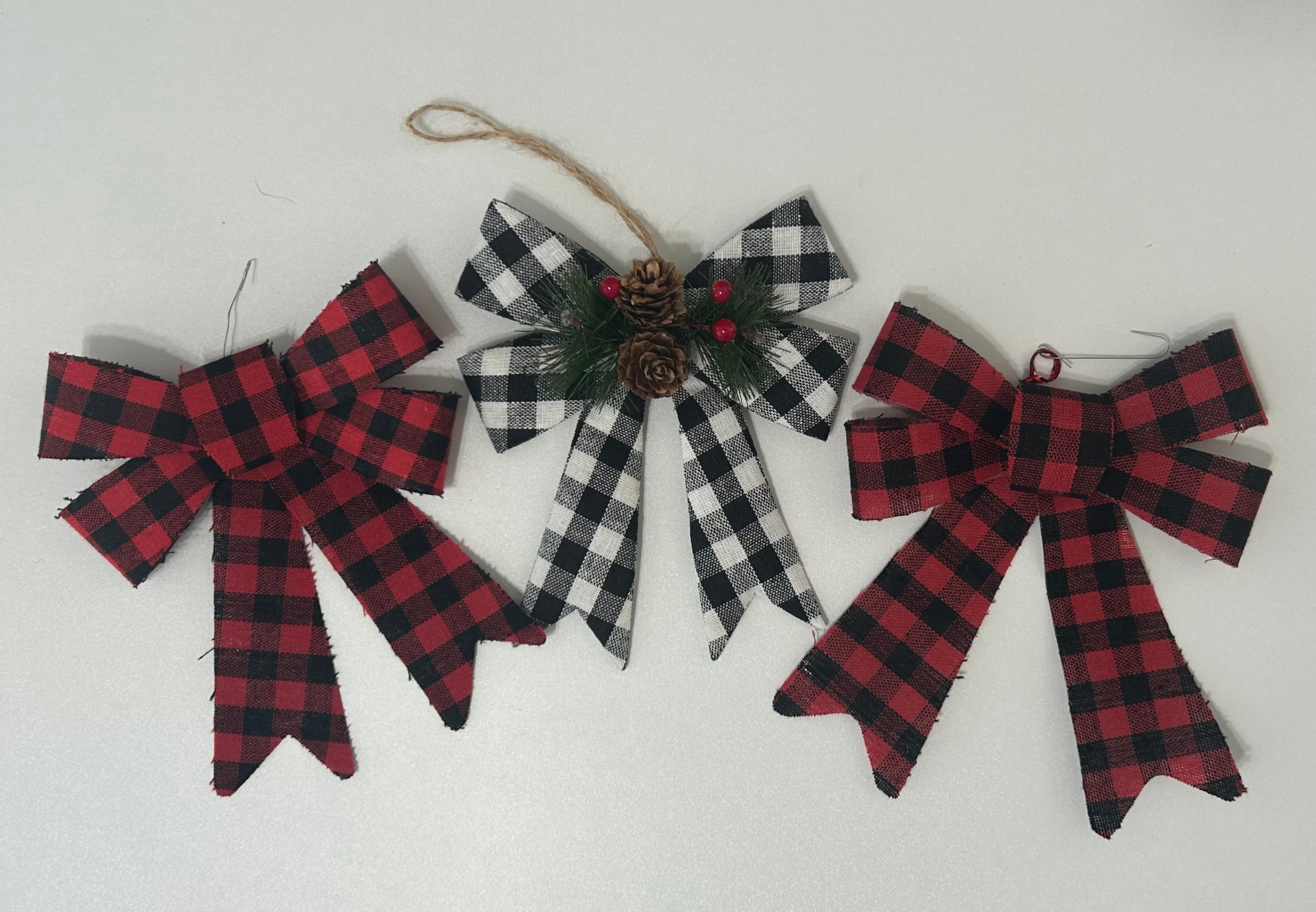 Holiday Decor White & Red Plaid Bows 3ct ~ DESTASH
