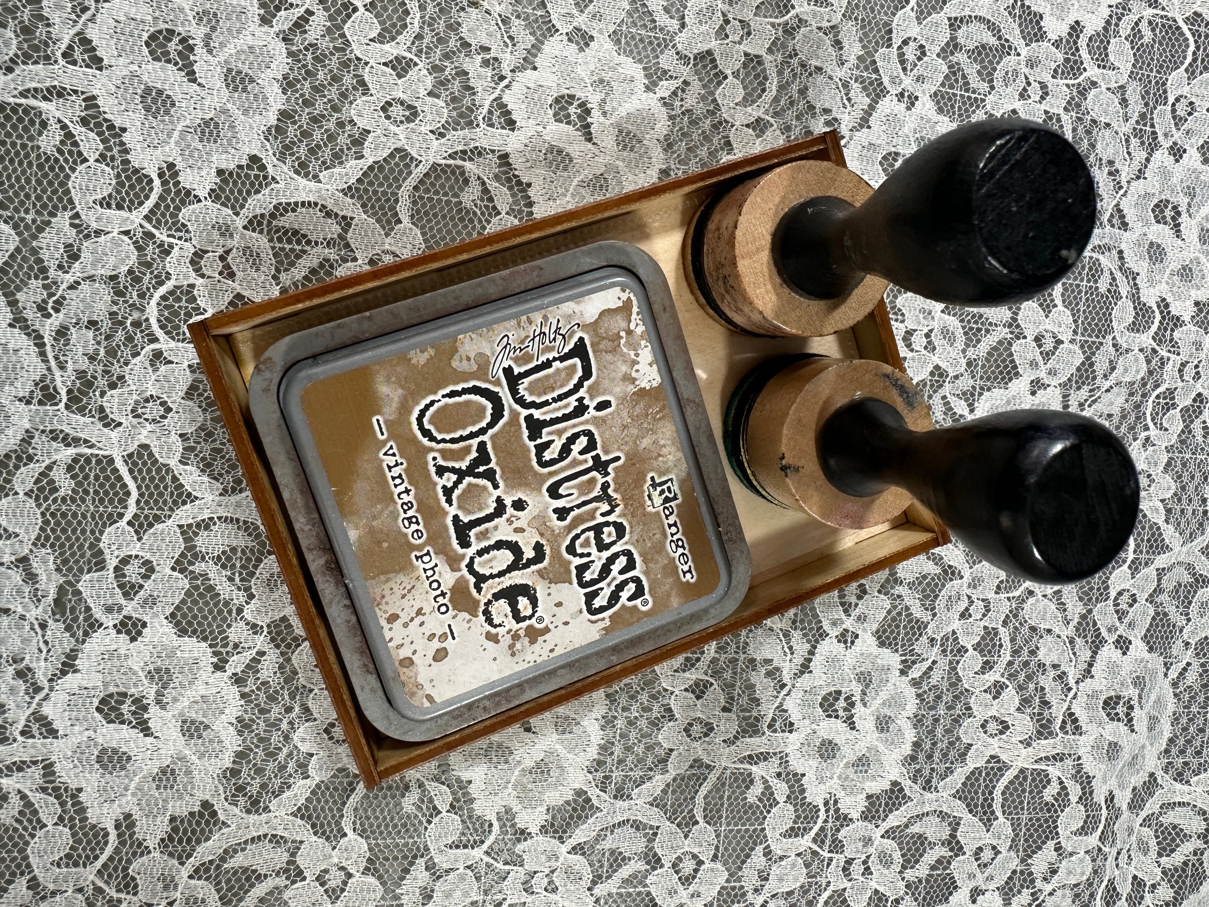 B & E Wood Ink Pad and Dauber Holder  ~ Holds one TH ink pad and 2 daubers